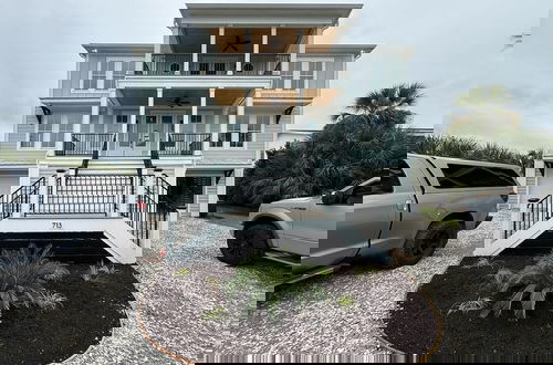 Foto 23 - Sprawling Ocean View Home With Massive Deck