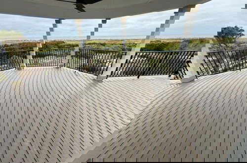 Foto 21 - Sprawling Ocean View Home With Massive Deck