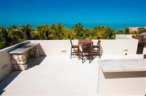 Photo 29 - Spacious and Private Retreat 1 Block From the Beach in Progreso East
