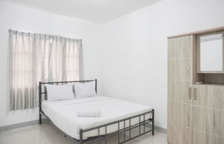 Photo 1 - Best Deal And Cozy 2Br Puri Garden Apartment