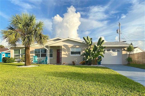 Foto 6 - Bright Bungalow With Porch: Walk to Ormond Beach