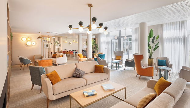 Coin salon dans le hall