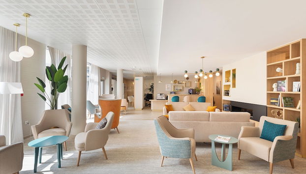 Coin salon dans le hall