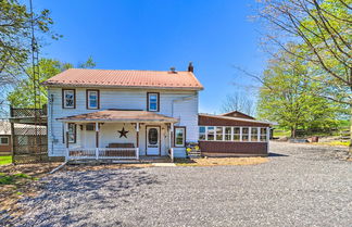 Foto 1 - Lovely Mifflinburg Farmhouse - Multiple Decks