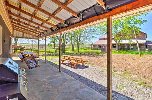 Foto 41 - Lovely Mifflinburg Farmhouse - Multiple Decks