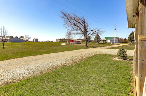 Photo 3 - Quiet Shiloh Retreat w/ Spacious Yard & Fireplace