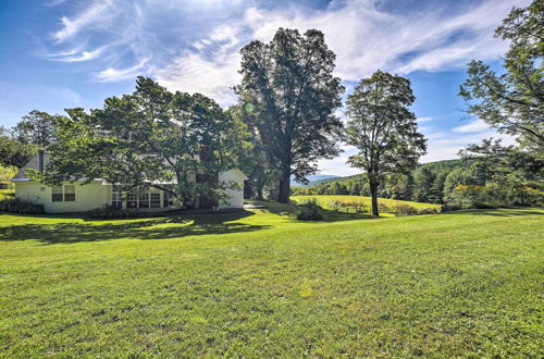 Photo 20 - Lovely Brookfield Home W/private Deck & Views