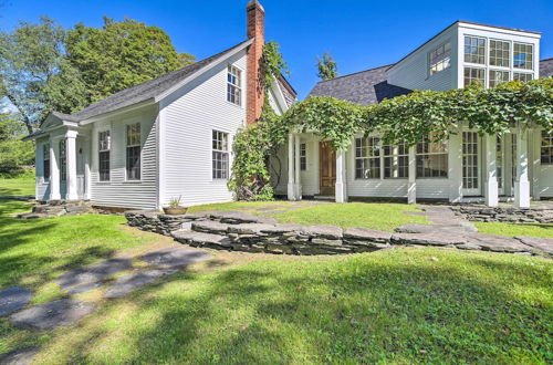 Photo 23 - Lovely Brookfield Home W/private Deck & Views