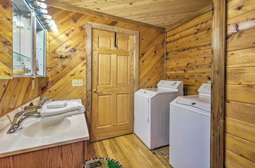 Photo 33 - Spacious Cabin on Dale Hollow Lake W/hot Tub