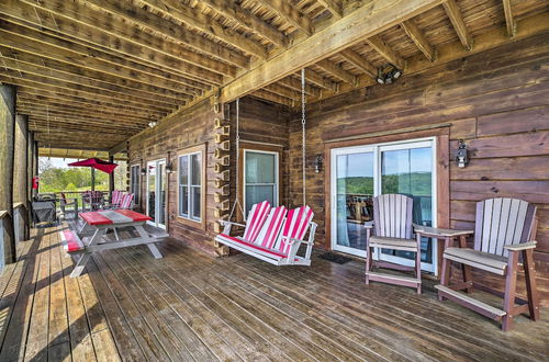 Photo 13 - Spacious Cabin on Dale Hollow Lake W/hot Tub