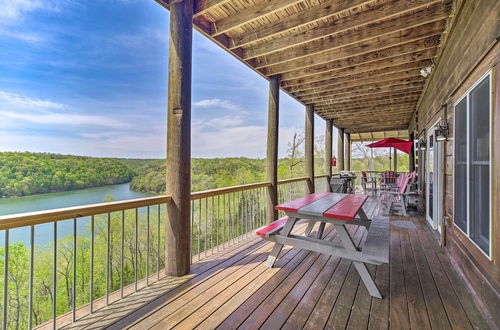 Foto 23 - Spacious Cabin on Dale Hollow Lake W/hot Tub