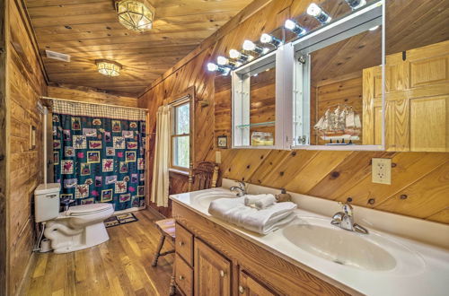 Photo 30 - Spacious Cabin on Dale Hollow Lake W/hot Tub