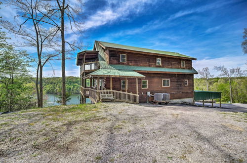 Foto 27 - Spacious Cabin on Dale Hollow Lake W/hot Tub