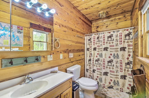 Photo 3 - Spacious Cabin on Dale Hollow Lake W/hot Tub