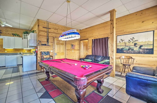 Foto 6 - Spacious Cabin on Dale Hollow Lake W/hot Tub