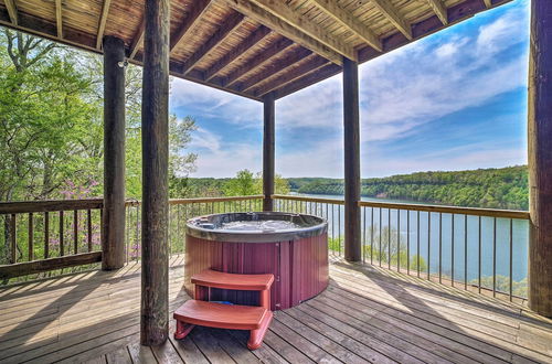 Photo 5 - Spacious Cabin on Dale Hollow Lake W/hot Tub