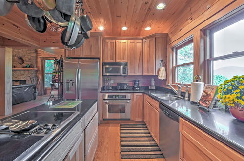 Photo 15 - Dream Catcher: Luxe Cabin w/ Large Deck + Mtn View