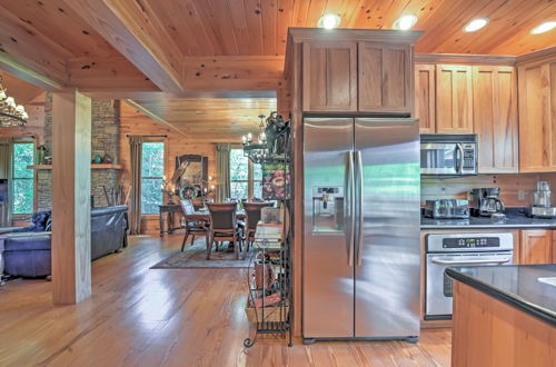 Photo 5 - Dream Catcher: Luxe Cabin w/ Large Deck + Mtn View