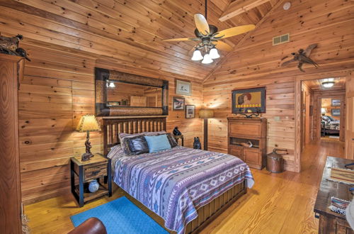 Photo 25 - Dream Catcher: Luxe Cabin w/ Large Deck + Mtn View