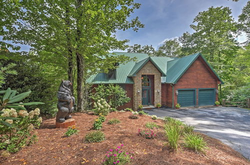 Photo 18 - Dream Catcher: Luxe Cabin w/ Large Deck + Mtn View