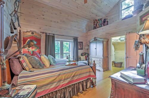 Photo 14 - Dream Catcher: Luxe Cabin w/ Large Deck + Mtn View