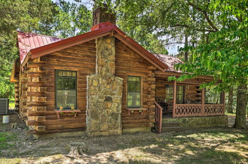 Foto 24 - Picturesque Log Cabin < 1 Mile to Table Rock Lake