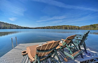 Photo 1 - Lakeside Retreat: Fire Pit, Bbq, & Paddleboat