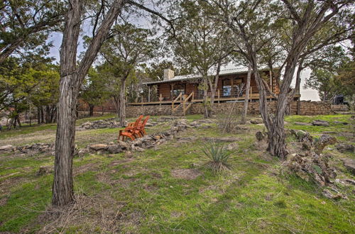 Foto 13 - Chic Lakefront Cabin w/ Dock & Bluff Creek Views