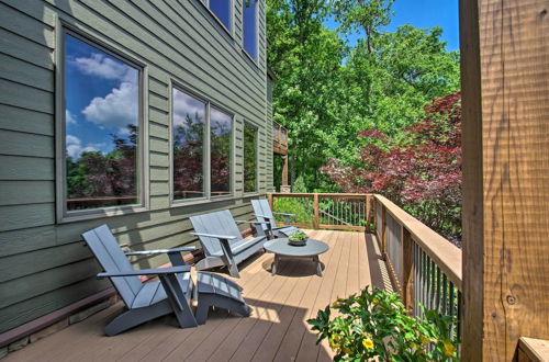 Photo 2 - Grand Chalet w/ Hot Tub - Near Wintergreen Resort