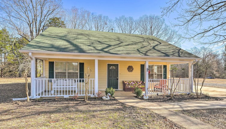 Photo 1 - Dog-friendly Senatobia Cottage w/ Fishing Pond