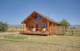 Photo 1 - Yellowstone Cabin w/ Stunning Mountain Views