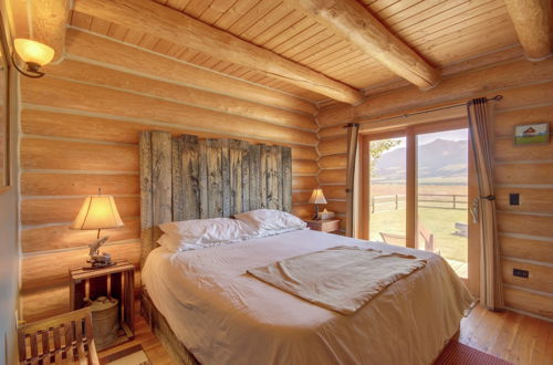 Photo 24 - Yellowstone Cabin w/ Stunning Mountain Views