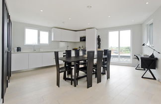 Photo 3 - Fabulous 2 bed Penthouse Wimbledon