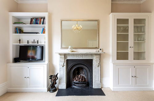 Photo 20 - High Ceilings Cosy Flat in the Heart of Westbourne Grove