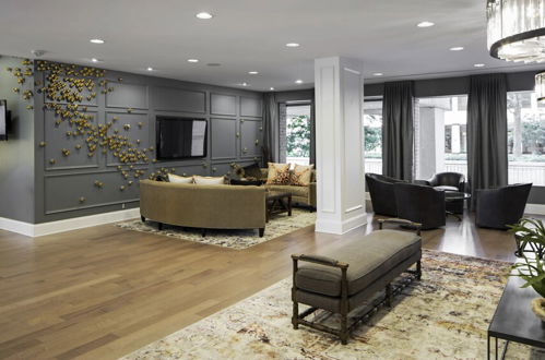 Photo 37 - Exquisite Apt in Crystal City