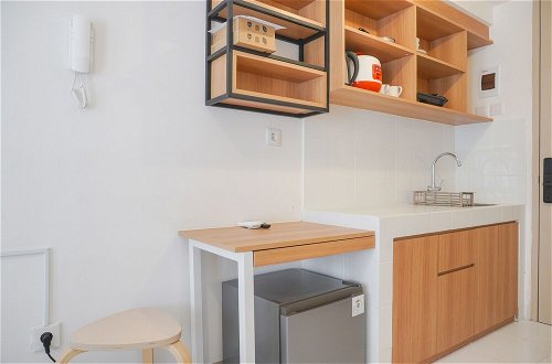 Foto 6 - Good Choice And Homey Studio Tokyo Riverside Pik 2 Apartment