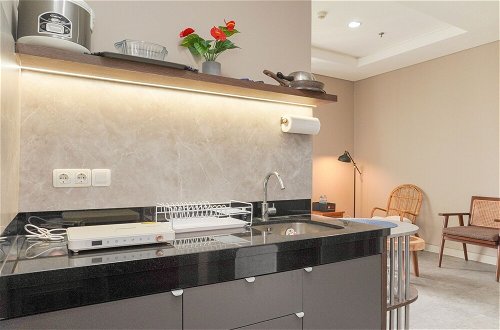 Photo 9 - Good Deal And Restful 1Br Ciputra International Apartment