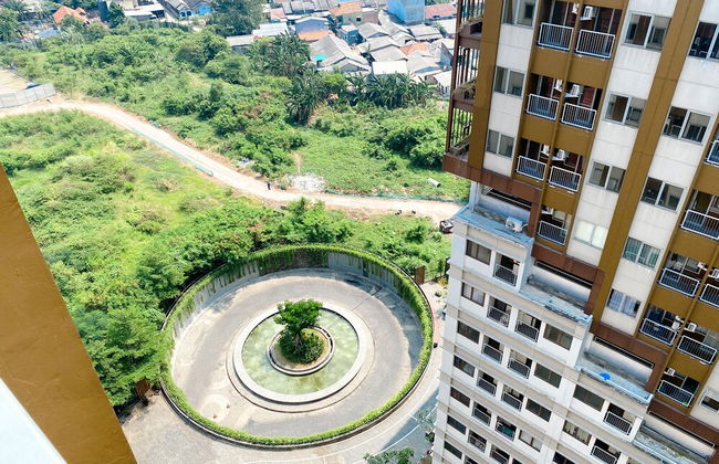 Homey and Simply Look Studio LRT City Jatibening Apartment - Photo 27