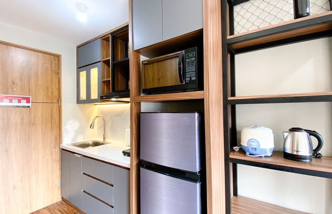 Homey and Simply Look Studio LRT City Jatibening Apartment - Photo 5
