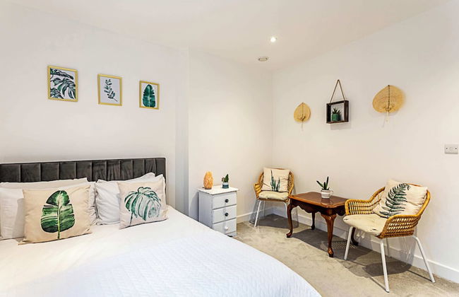 Quiet and Spacious Four Bedroom House - Foto 13
