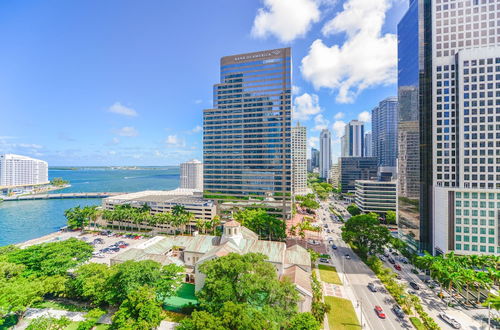 Photo 18 - Luxurious apt At Icon W Lux Brickell