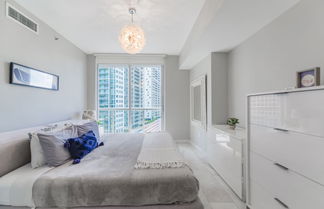 Photo 3 - Luxurious apt At Icon W Lux Brickell