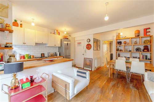 Photo 8 - Cosy & Calm 2BD Flat With Garden - Holloway