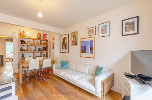 Foto 11 - Cosy & Calm 2BD Flat With Garden - Holloway