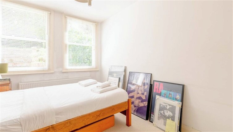Photo 1 - Cosy & Calm 2BD Flat With Garden - Holloway