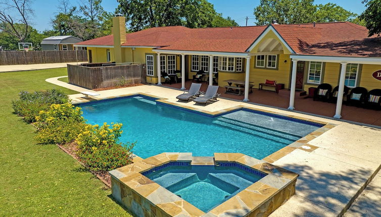 Photo 1 - Sunshine Haus With Pool and Hot Tub