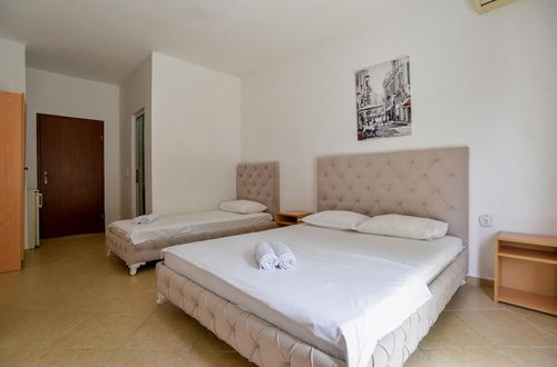 Photo 5 - Convenient Flat w Garden and Balcony in Ulcinj