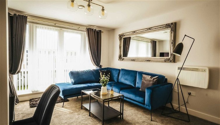 Photo 1 - Chic 2 Bedroom Apartment Salford Quays, the Lowry