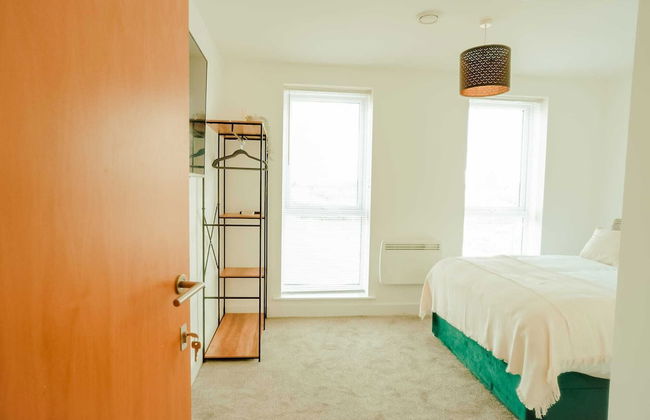 Chic 2 Bedroom Apartment Salford Quays, the Lowry - Photo 6