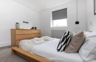 Photo 3 - Bright & Stylish 2BD Flat - Brockley